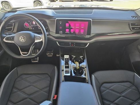 Certified 2025 Volkswagen Atlas Peak Edition SE AWD/4WD image 20