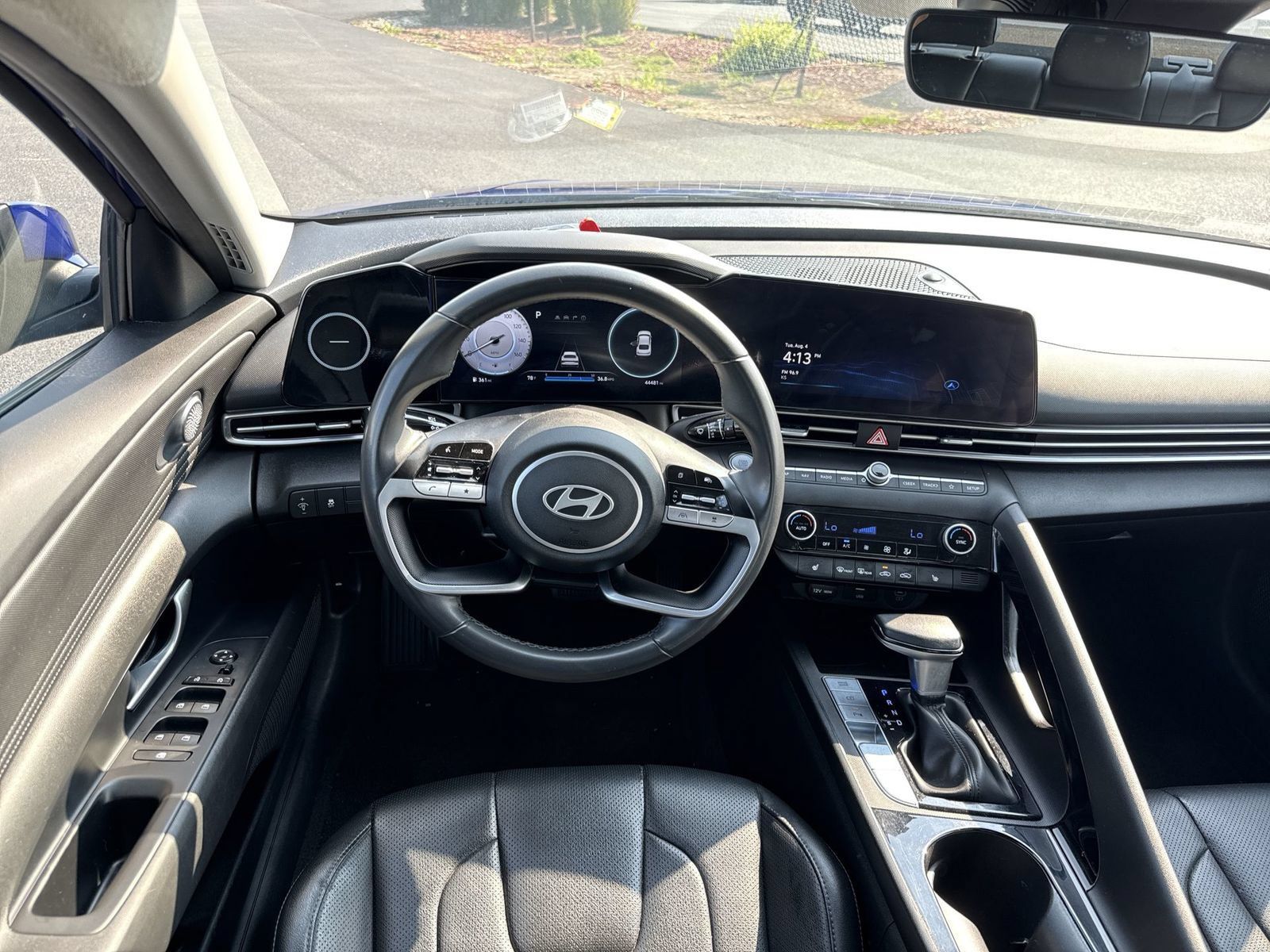 Certified 2024 Hyundai Elantra Limited FWD image 17