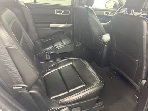 Used 2023 Ford Explorer XLT w/ Equipment Group 202A AWD/4WD image 20