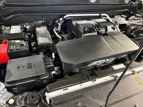 Used 2025 GMC Canyon AT4 image 41