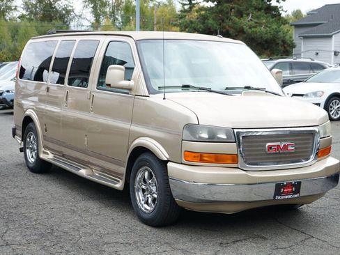 Used 2011 GMC Savana 1500 image 7