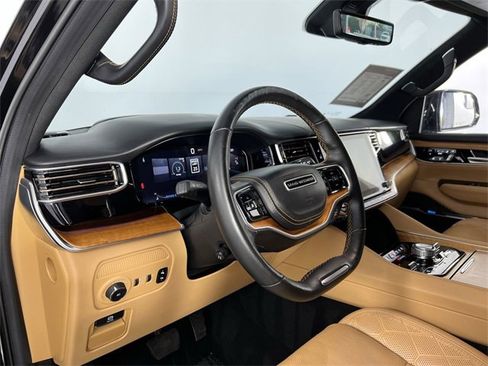 Used 2022 Jeep Grand Wagoneer Series III w/ Flexible Seating Group image 10