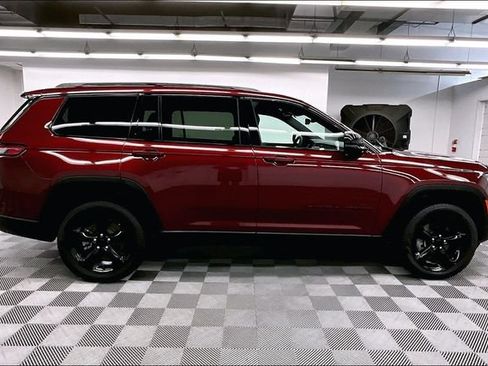 Used 2024 Jeep Grand Cherokee L Limited w/ Luxury Tech Group II AWD/4WD image 15