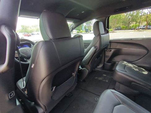 New 2026 Chrysler Voyager LX image 18