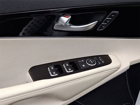 Used 2016 Kia Sorento SX image 10