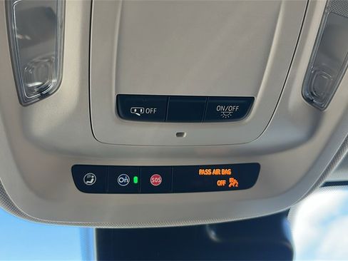 Used 2023 Buick Envision Preferred image 23