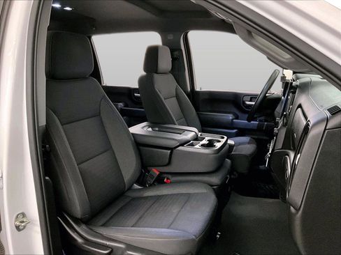 Used 2024 Chevrolet Silverado 2500 Custom w/ Custom Value Package image 7