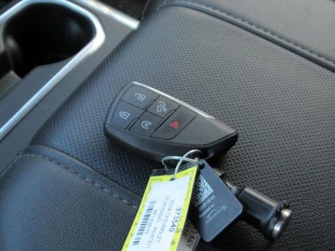 Used 2024 Chevrolet Silverado 2500 LTZ w/ LTZ Convenience Package image 34