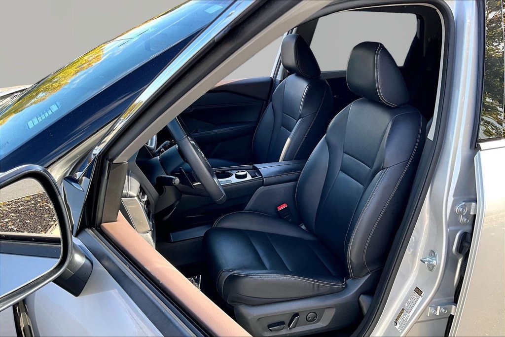 Used 2023 Nissan Rogue SL w/ SL Premium Package AWD/4WD image 18