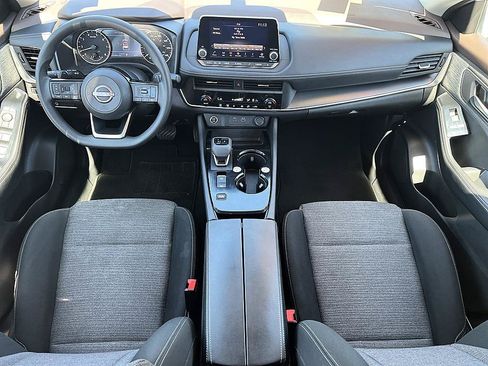 Certified 2023 Nissan Rogue SV FWD image 18