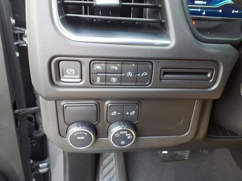 Used 2022 Chevrolet Tahoe RST w/ Luxury Package RWD image 27