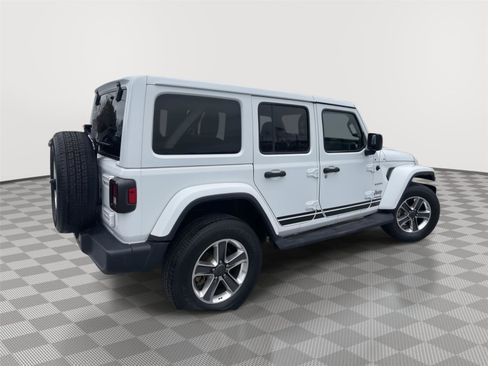 Used 2020 Jeep Wrangler Unlimited Sahara AWD/4WD image 4