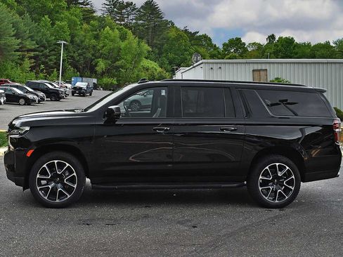 Used 2022 Chevrolet Suburban RST w/ Sport Performance Package AWD/4WD image 4