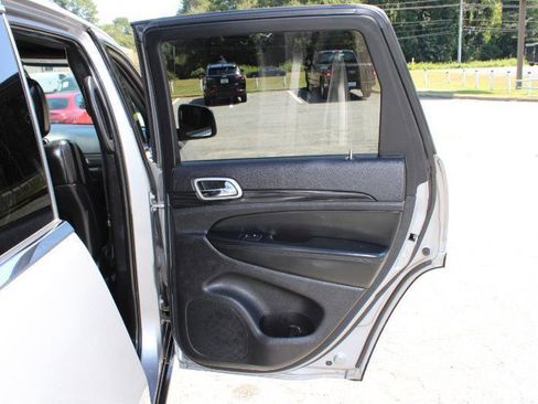 Used 2021 Jeep Grand Cherokee Laredo X RWD image 30