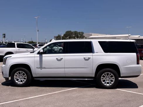 Used 2019 GMC Yukon XL SLT w/ Open Road Package AWD/4WD image 3