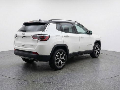 Used 2025 Jeep Compass Limited AWD/4WD image 9