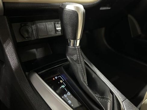 Used 2017 Toyota Corolla LE image 27