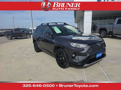 Used 2019 Toyota RAV4 XSE image 1