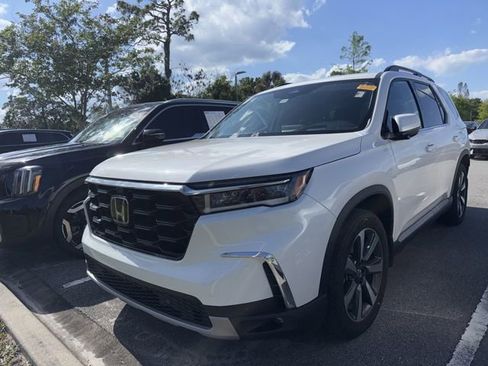 Used 2025 Honda Pilot Elite image 1