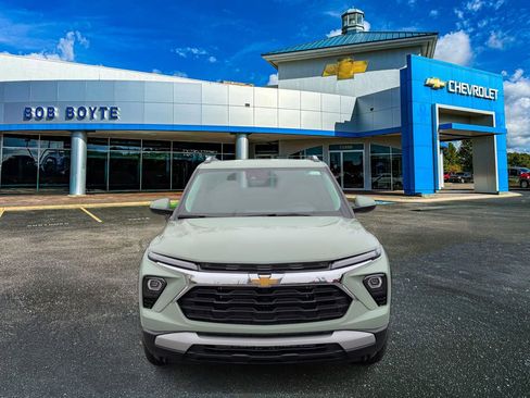 New 2026 Chevrolet TrailBlazer LT w/ Convenience Package FWD image 8