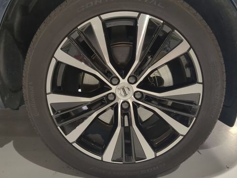 Used 2025 Volvo XC60 B5 Plus AWD/4WD image 6