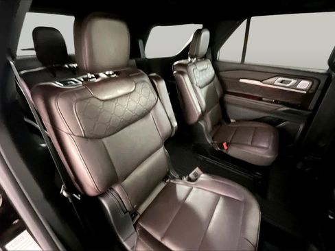 Used 2025 Ford Explorer Platinum w/ LUX Leather Package AWD/4WD image 19