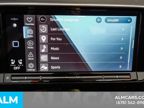 Used 2025 Volkswagen Atlas SE image 40