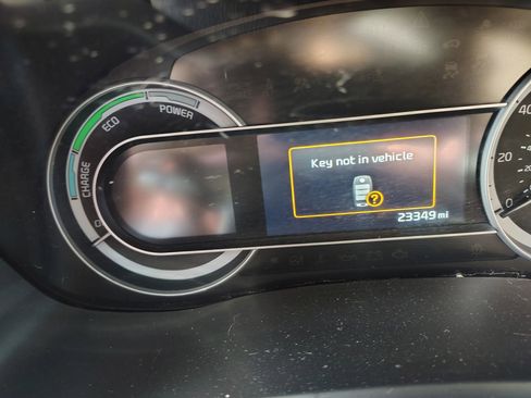 Used 2019 Kia Niro Touring image 9