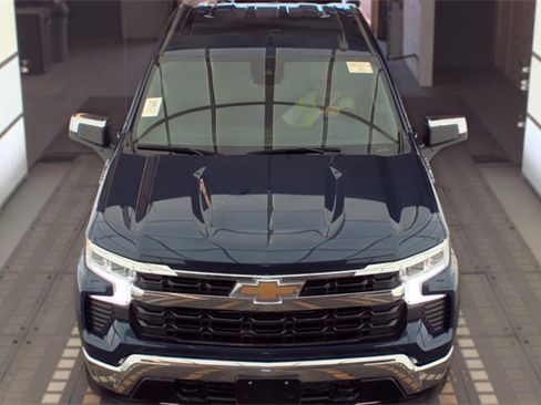 Used 2023 Chevrolet Silverado 1500 LT AWD/4WD image 2