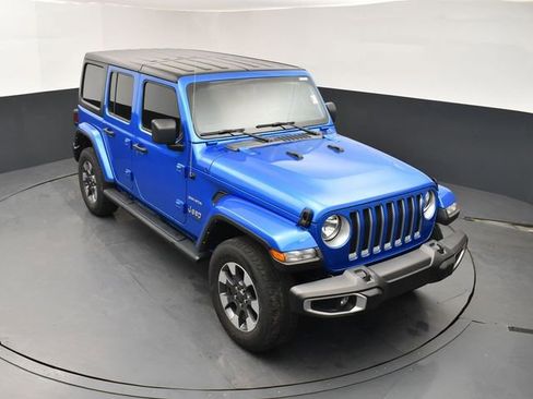 Used 2022 Jeep Wrangler Unlimited Sahara w/ Cold Weather Group image 13