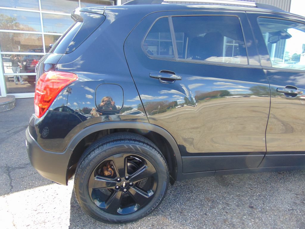 Used 2016 Chevrolet Trax LTZ w/ Midnight Edition AWD/4WD image 14