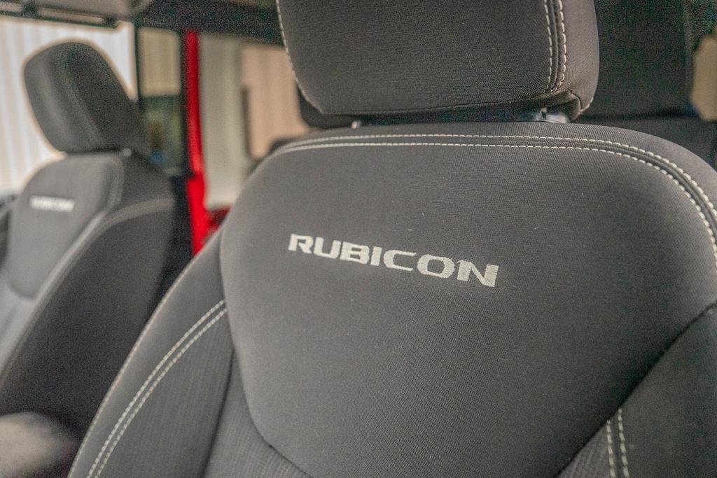Used 2016 Jeep Wrangler Unlimited Rubicon w/ Connectivity Group AWD/4WD image 16