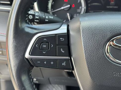 Used 2021 Toyota Highlander XSE AWD/4WD image 11