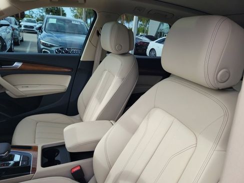 Certified 2025 Audi Q5 2.0T Premium Plus image 16