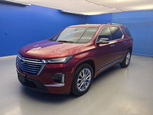 Used 2023 Chevrolet Traverse Premier w/ LPO, Floor Liner Package AWD/4WD image 4
