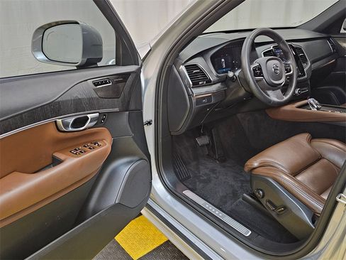 Used 2023 Volvo XC90 B6 Ultimate w/ Protection Package Premier image 21