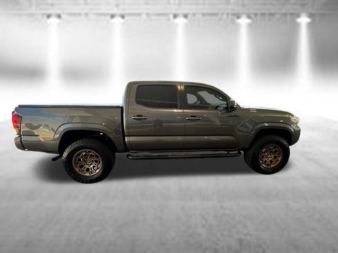 Used 2020 Toyota Tacoma SR w/ SR Convenience Package RWD image 3