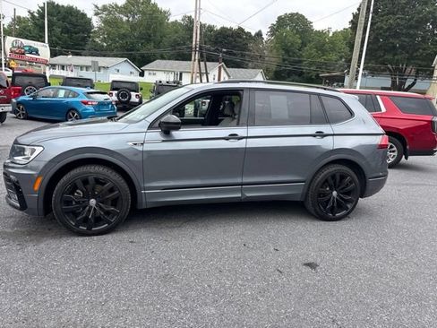 Used 2021 Volkswagen Tiguan SE R-Line AWD/4WD image 4