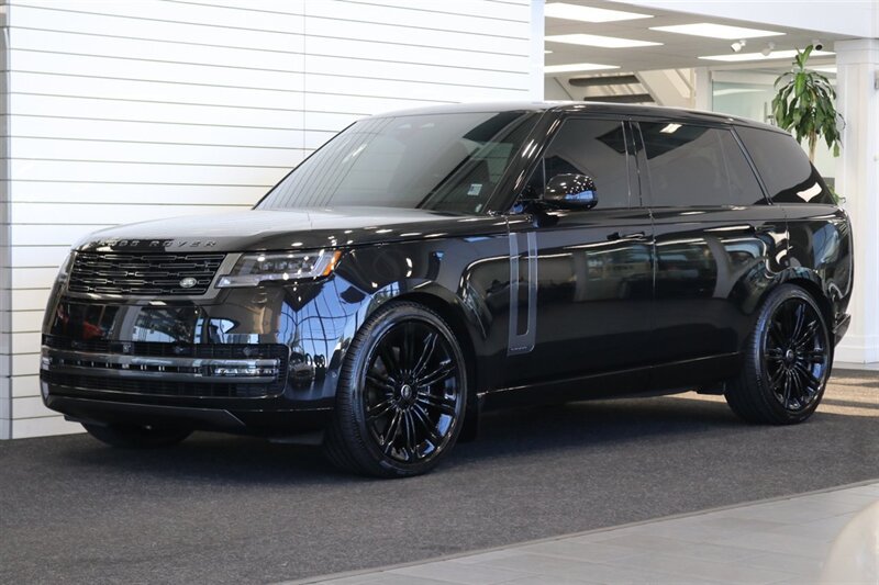 Used 2025 Land Rover Range Rover Long Wheelbase Autobiography AWD/4WD image 1