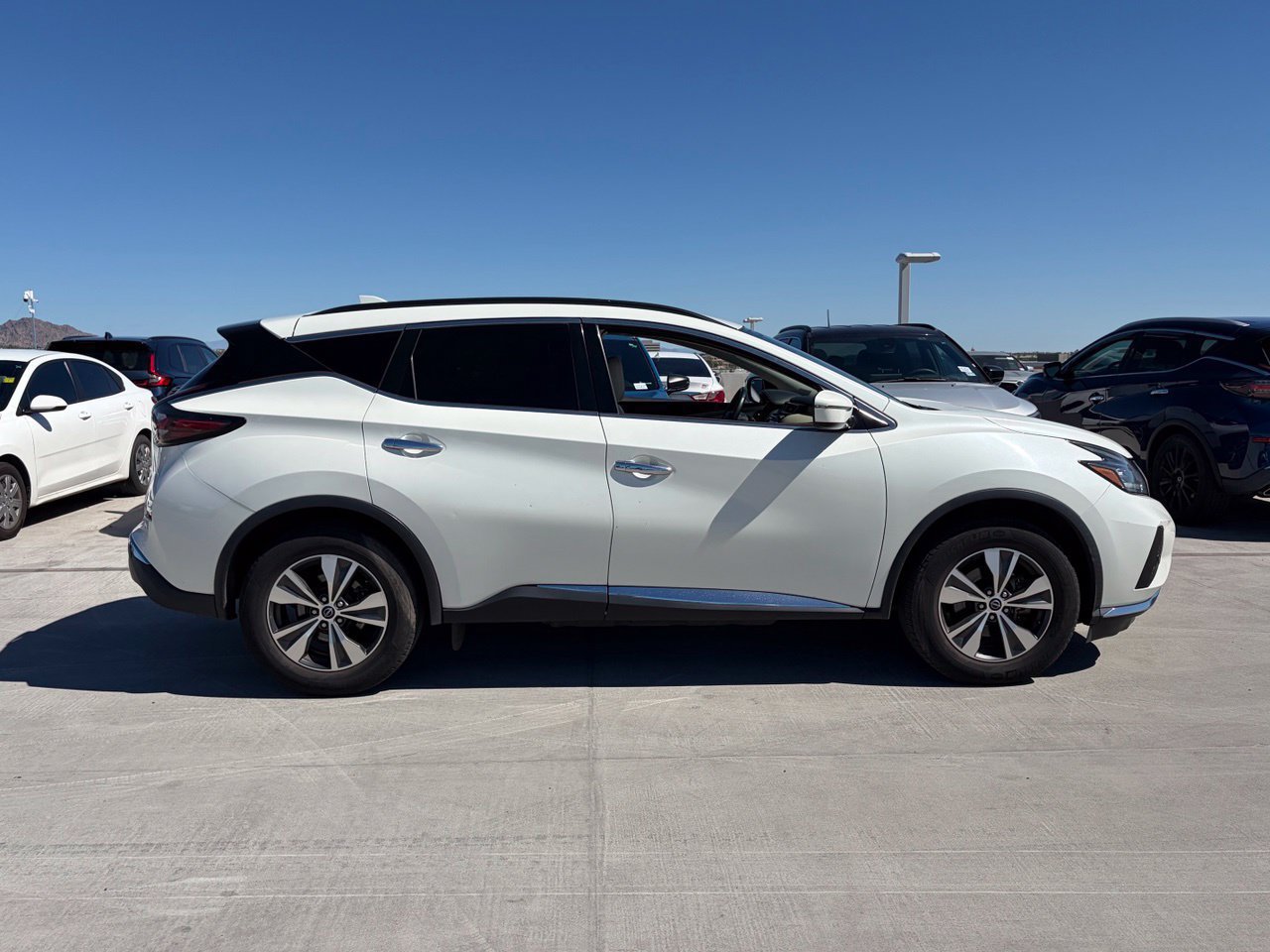 Used 2023 Nissan Murano SV FWD image 3