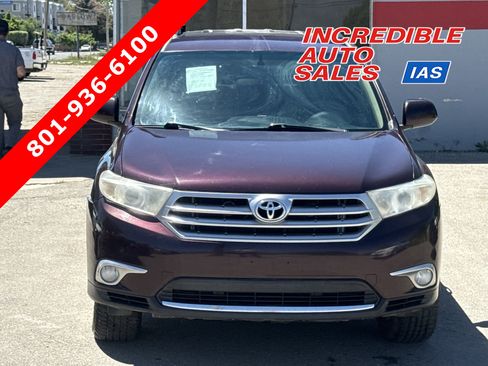 Used 2013 Toyota Highlander Plus AWD/4WD image 1