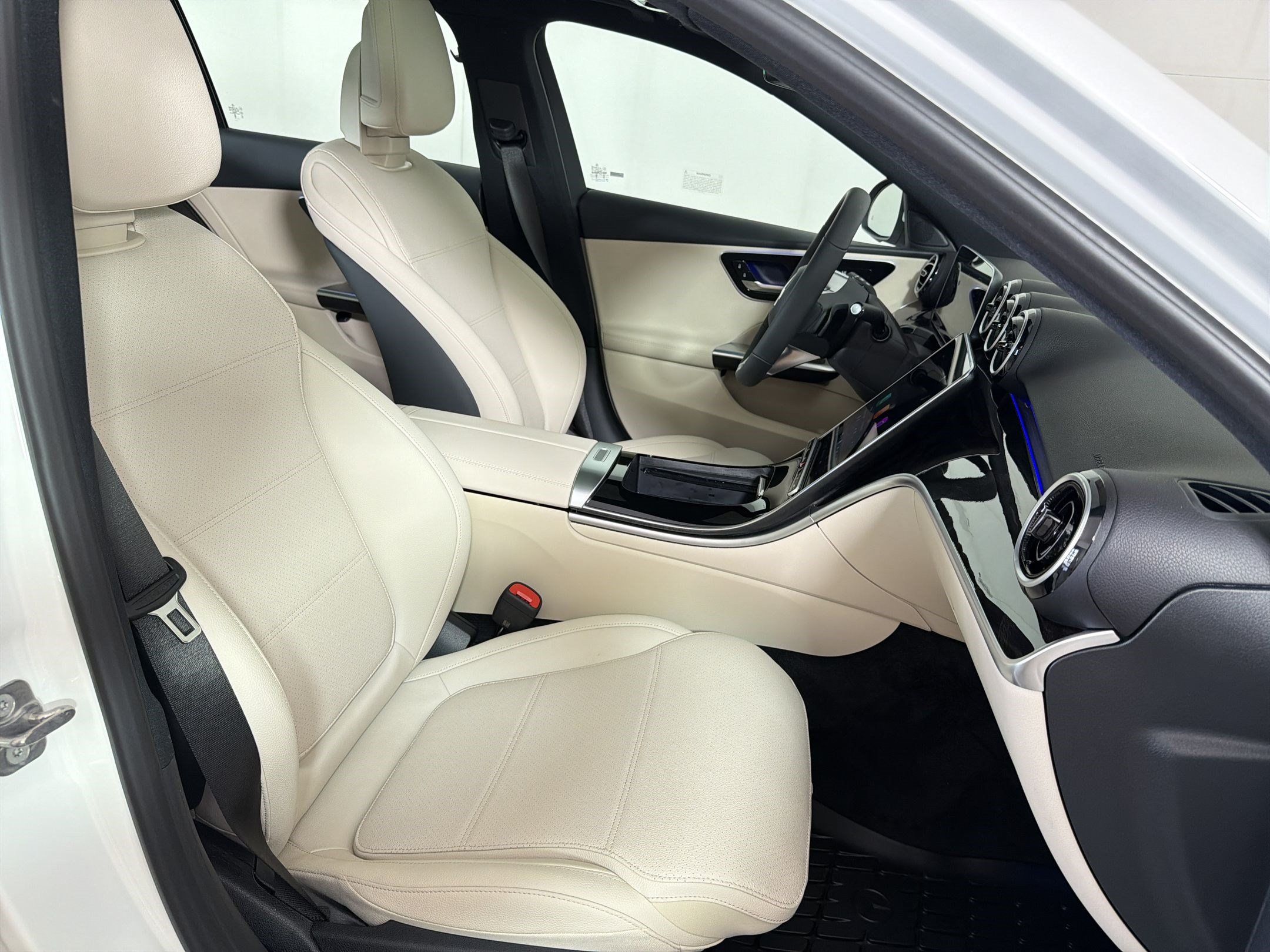 Used 2026 Mercedes-Benz C 300 4MATIC Sedan image 30
