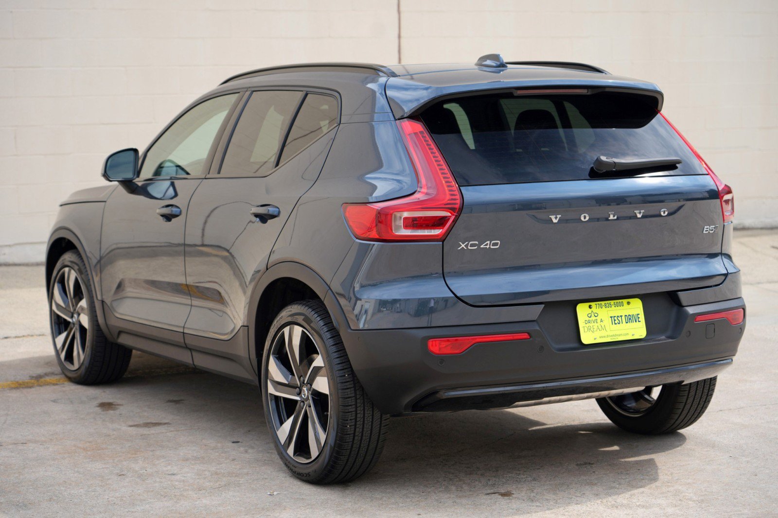 Used 2026 Volvo XC40 B5 Ultra w/ Climate Package AWD/4WD image 52