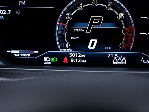 Used 2023 Lamborghini Urus Performante AWD/4WD image 27