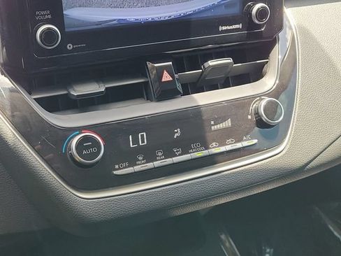 Used 2022 Toyota Corolla LE FWD image 30