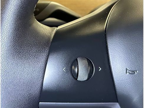Used 2024 Tesla Model Y Long Range RWD image 23