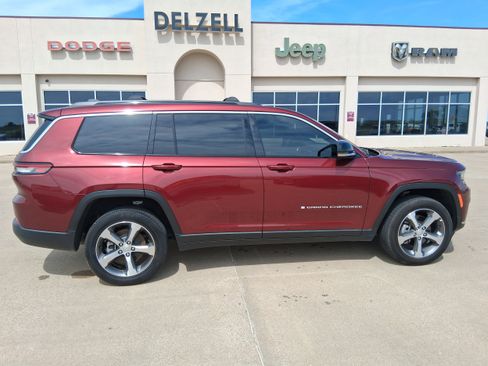 Used 2025 Jeep Grand Cherokee L Limited AWD/4WD image 1