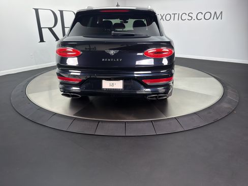 Used 2021 Bentley Bentayga w/ First Edition Specification AWD/4WD image 8