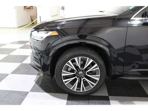 Used 2021 Volvo XC90 T5 Momentum w/ Protection Package Premier image 9