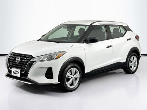 Used 2023 Nissan Kicks S FWD image 6